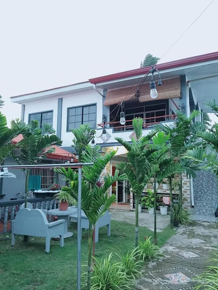 Zia Homestay Burgos  Exteriör bild