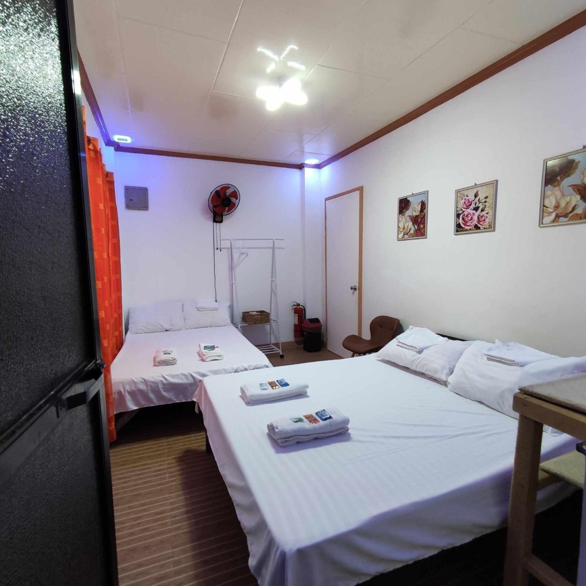Zia Homestay Burgos  Rum bild