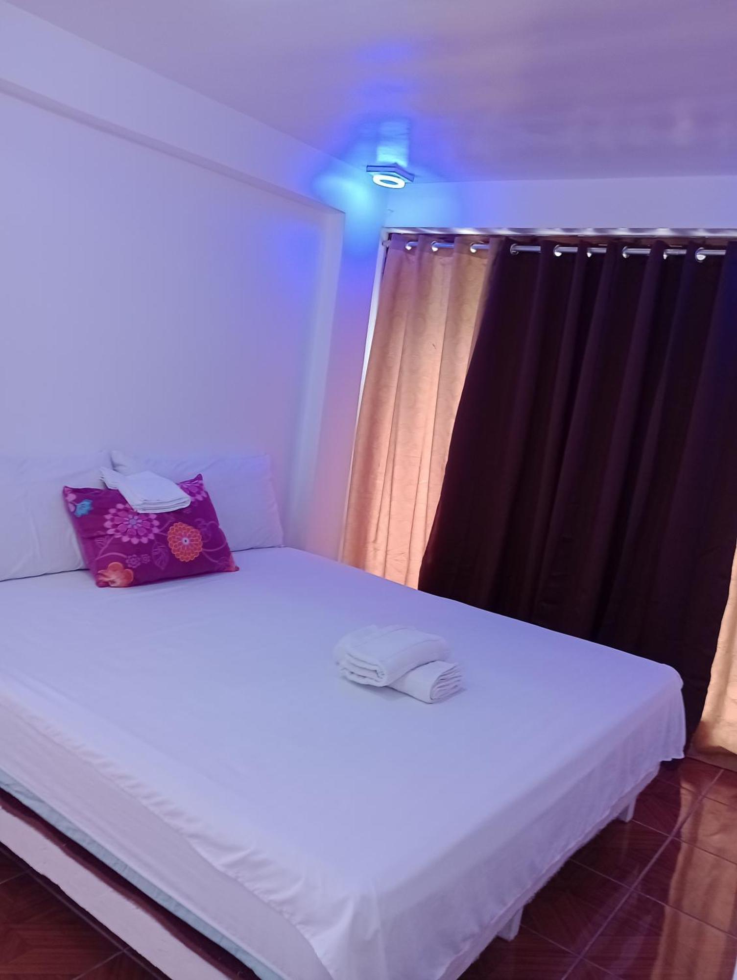 Zia Homestay Burgos  Exteriör bild